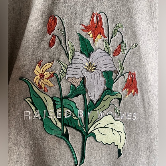 Raised by wolves trillium crewneck RARE - Picture 3 of 5
